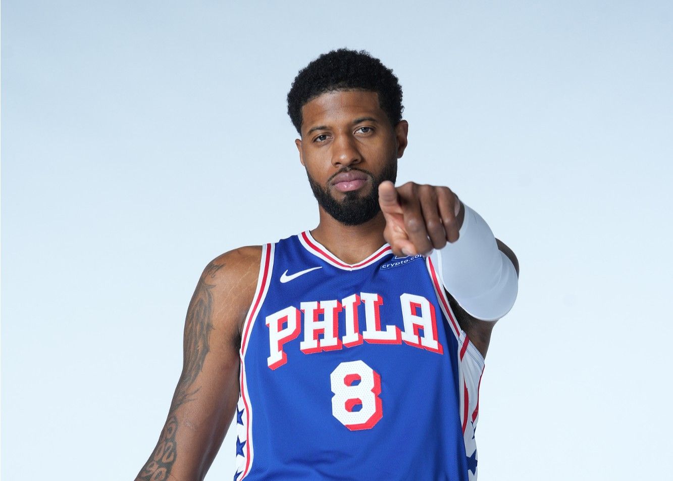 🎤保罗·乔治：我自认为和保罗是兄弟，不知道我们为什么会有矛盾