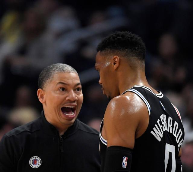 华体会app官方网站-杜韦首次季后赛交手!此前11次对话韦少不落下风